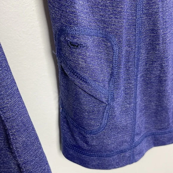 Lululemon Long Sleeve Size 8 color true to picture - Picture 5 of 6